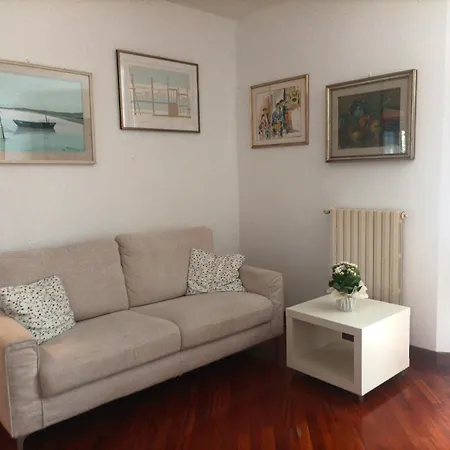 Apartman House 15m - Free Park *